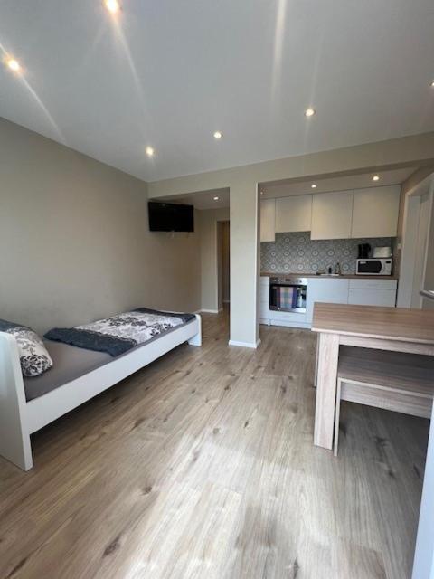 Serena Monteur Apartment Rodenbach  Eksteriør billede
